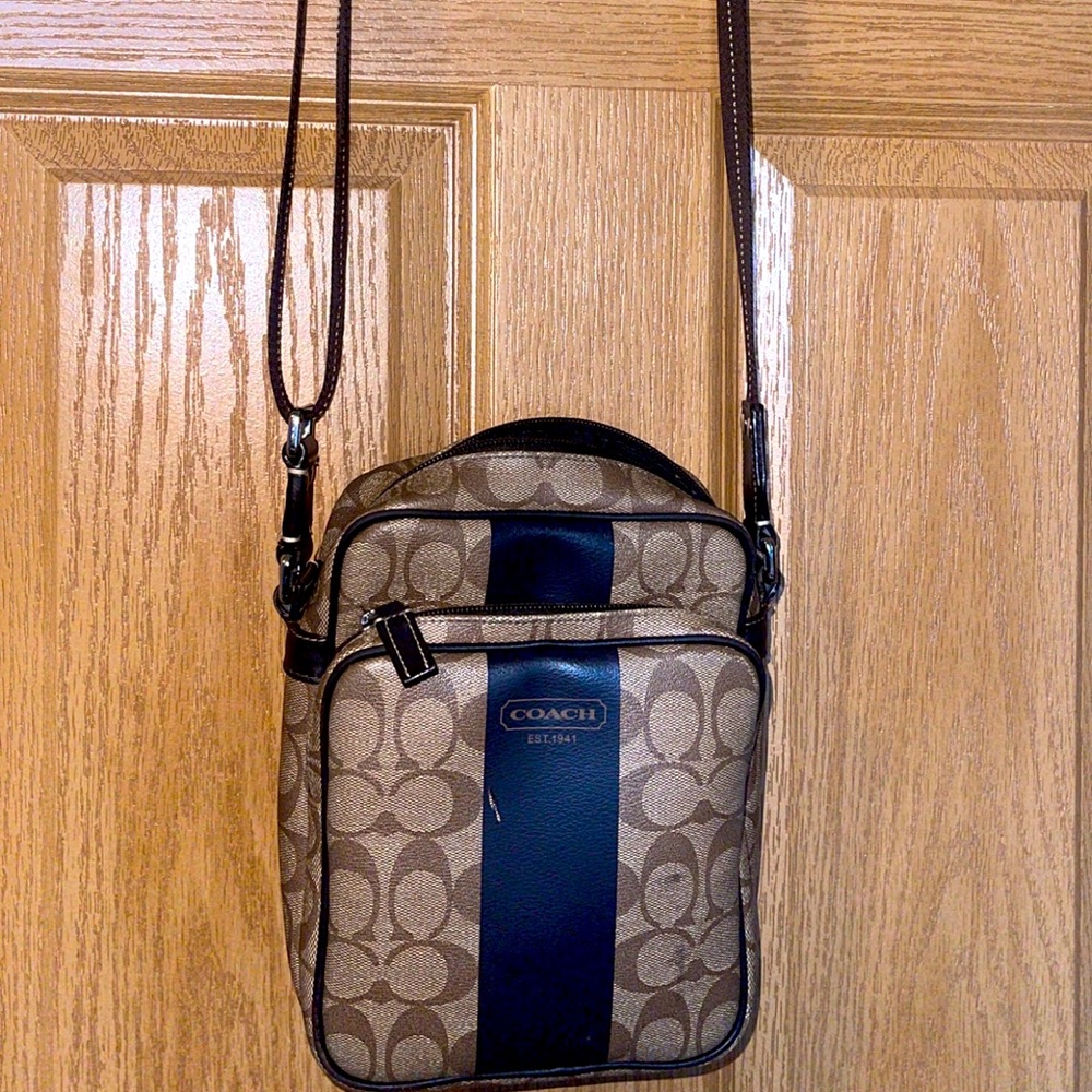 Shoulder bags